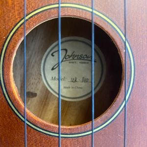 Johnson UK-140 Mahogany Pineapple Soprano Ukulele Uke
UK-140
Our Price: $39